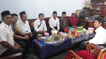 Pamong Desa Patalan Silaturahmi ke Keluarga Mantan Pamong Desa Patalan