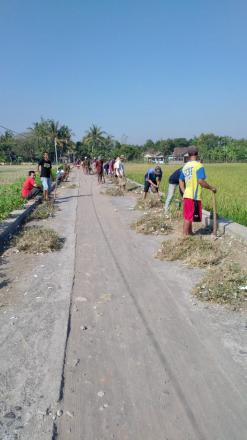 Bersih - bersih Dusun Dalam Rangka Hari Jadi Bantul di Dusun Tanjung Lor