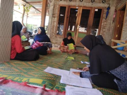 Pertemuan Rutin Kelompok Wanita Tani (KWT) Dusun Tanjung Karang