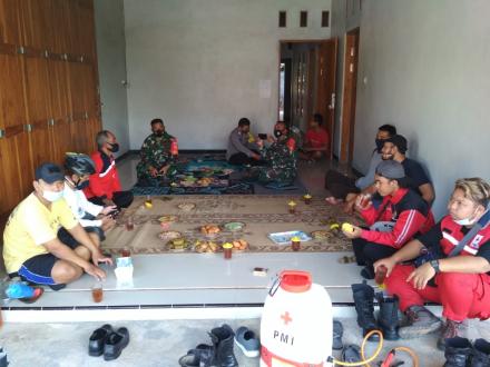 Penyemprotan Desinfektan di Dusun Ngaglik rt 10