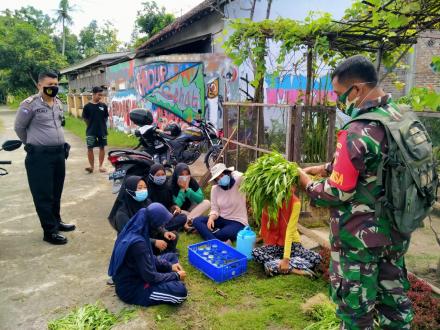 Giat babinsa dan babinkamtibmas di karang taruna sulang kidul