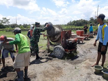 Giat babinsa dan babinkamtibmas Cor Blok Dusun Boto