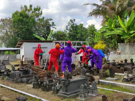 Pemakaman secara prokes Covid-19 di Dusun Ngupit