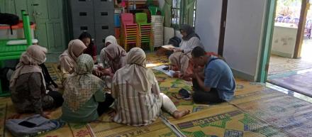 Posyandu Mekarsari Padukuhan Butuh Aktif Laksanakan Pemeriksaan Kesehatan Rutin untuk Warga