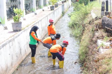 Kaltana dan FPRB Kalurahan Patalan Gelar Bersih Sungai, Tingkatkan Kewaspadaan Bencana