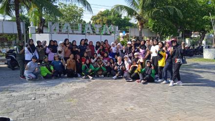 Semarak Jumat Sehat di Patalan: Ibu-ibu PKK Ikuti Senam Pagi Bersama