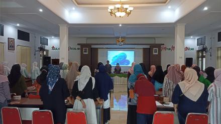 Semangat Peningkatan Layanan: Kader Posyandu Patalan Gelar Pertemuan Rutin di Aula Kalurahan