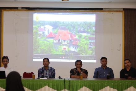 Menggali Akar Budaya: Sarasehan Kamis Legi UST Bahas Koherensi Filsafat Jawa dan Ajaran Tamansiswa