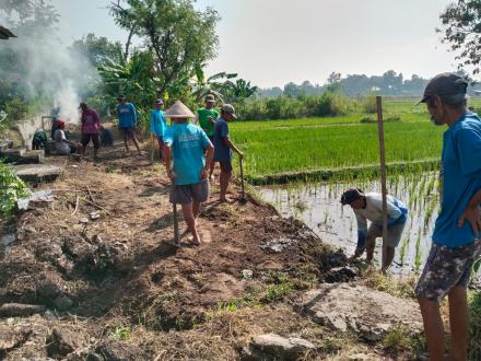 Giat Pagi Mbulak Bakulan-Ngaglik: Sinergi Menjaga Jalur Pertanian