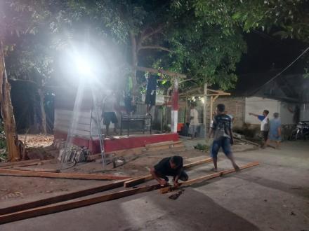 Wujudkan Keguyubrukunan, Warga RT 09 Padukuhan Ngaglik Gotong Royong Renovasi Gardu Ronda